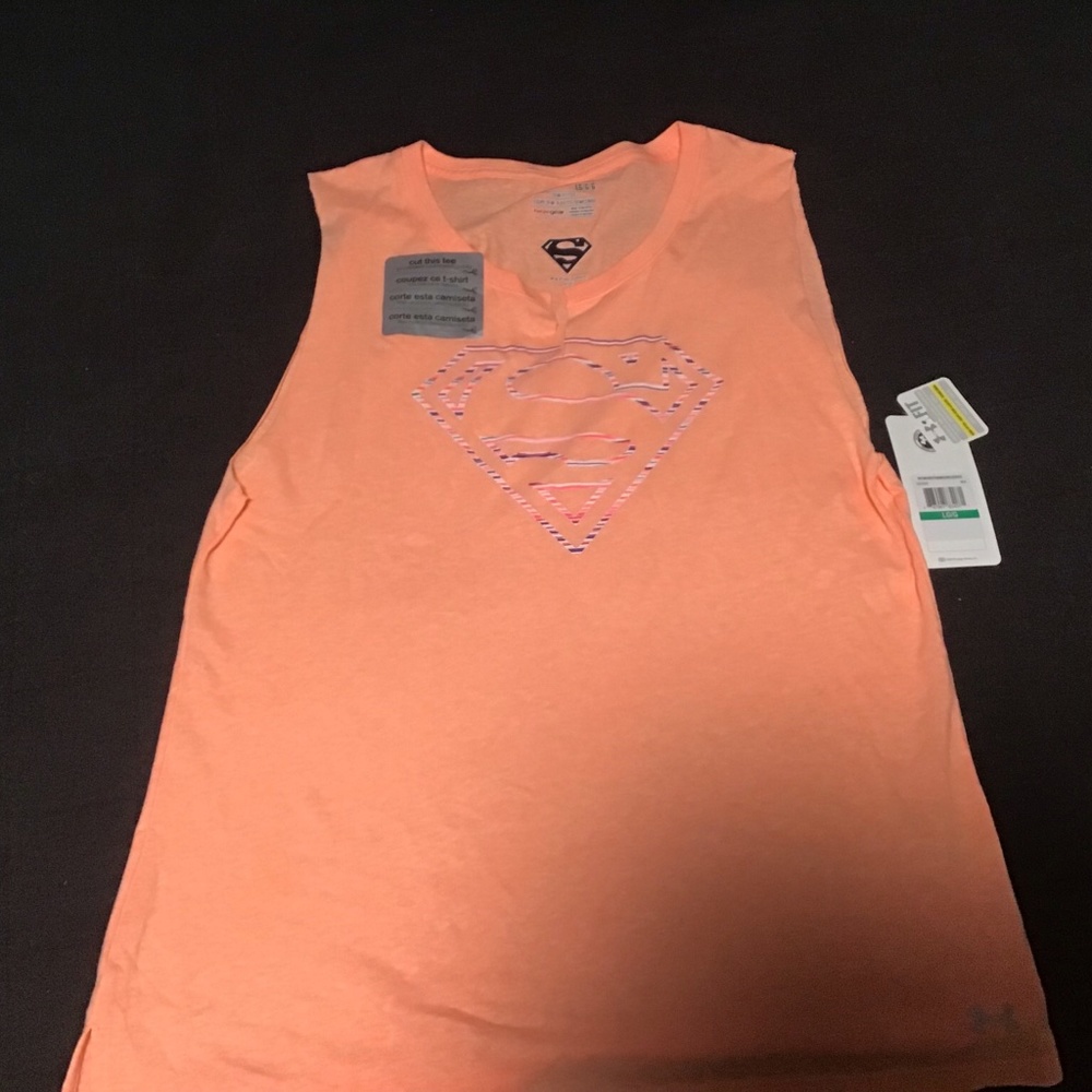 Under Armou  heat gear dc comics new with tags size large women’s semi fitted to